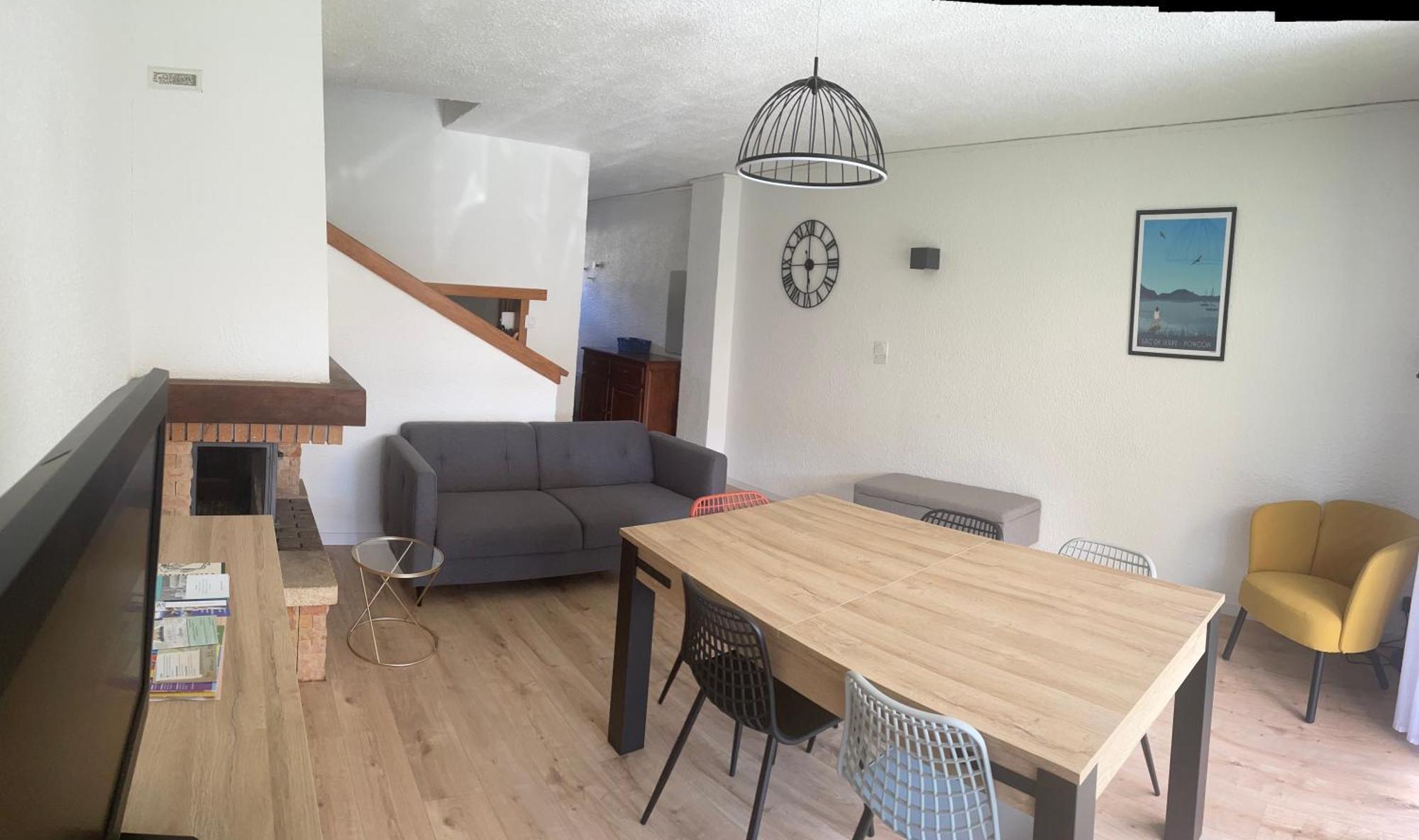 Maison Tres Agreable Avec Exterieurs, Bien Situee Au Plan D'Eau 埃姆布能 外观 照片