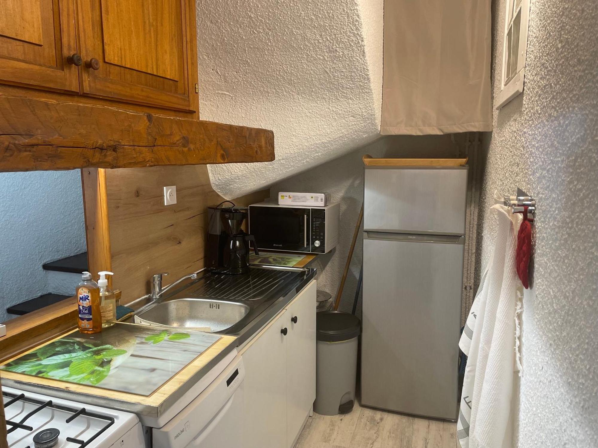 Maison Tres Agreable Avec Exterieurs, Bien Situee Au Plan D'Eau 埃姆布能 外观 照片